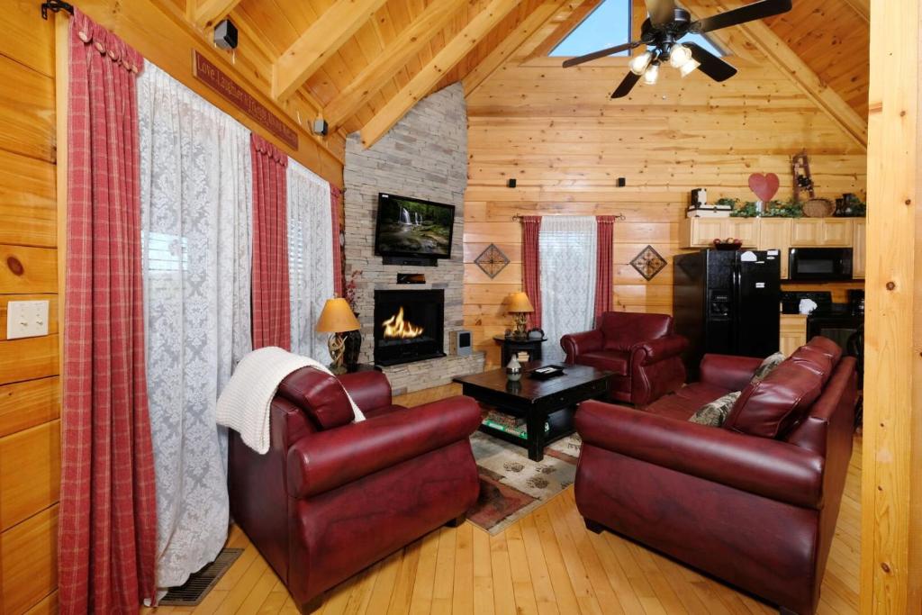 Unforgettable, Pigeon Forge