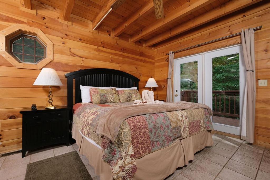 Hidden Ecstasy, Sevierville