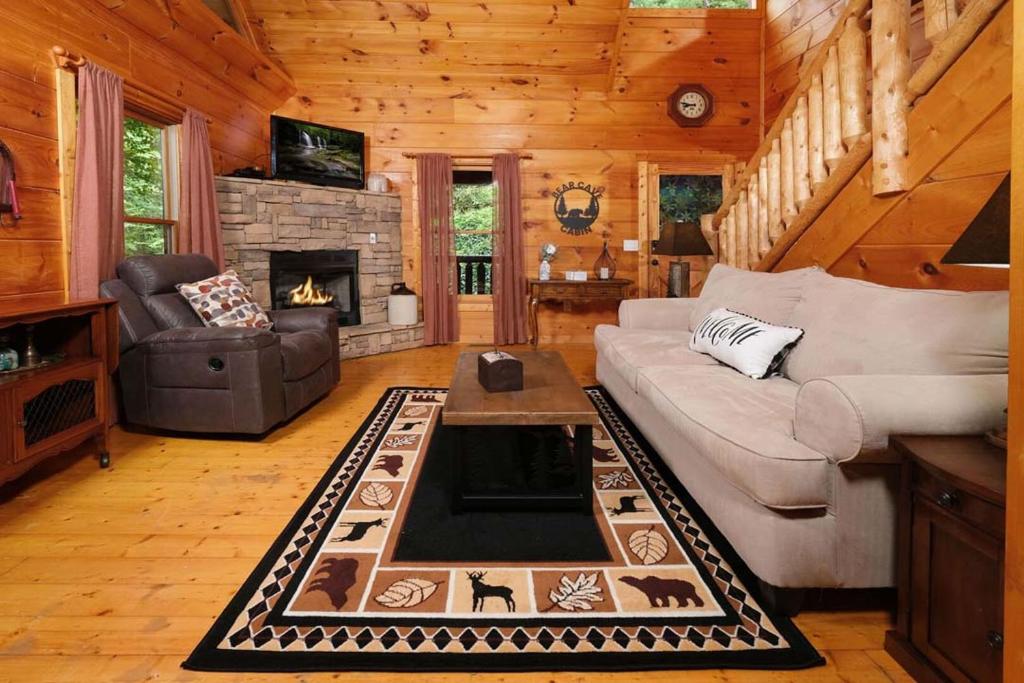 Bear Cave, Sevierville