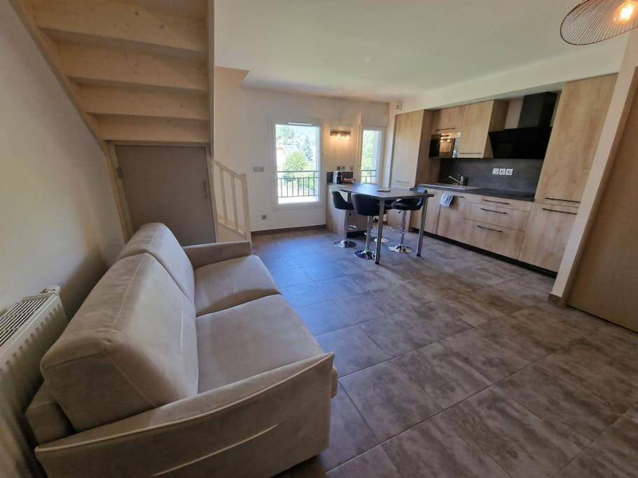 Superbe T2 duplex vue sur les montagnes, Chorges