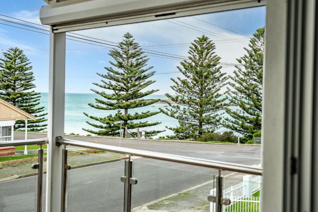 Horseshoe View 1A Scrymgour Rd Port Elliot - No Linen Included, Port Elliot