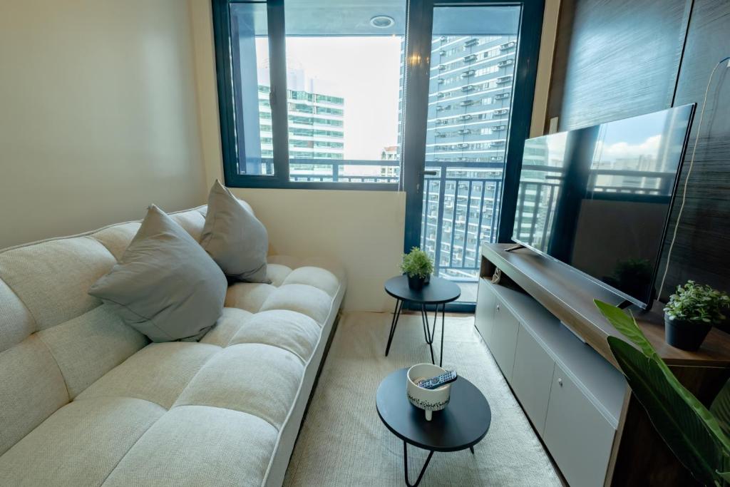 Modern Living 2 Makati, Manila