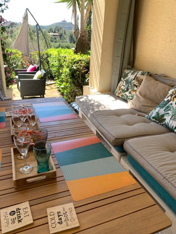 Village Cap Estérel pierre et vacances Appartement en Rez de Jardin vue Mer -Plages -Parcs Aquatique - Animations -5 piscines dont une chauffée au 01-Novembre -Parking -Climatisation -Formule Club - 5