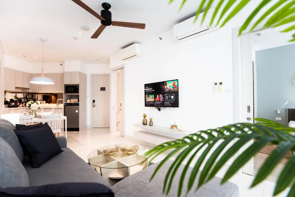 Cassia 1 BR Lake&Pool View apt by NLA, Bang Tao Beach