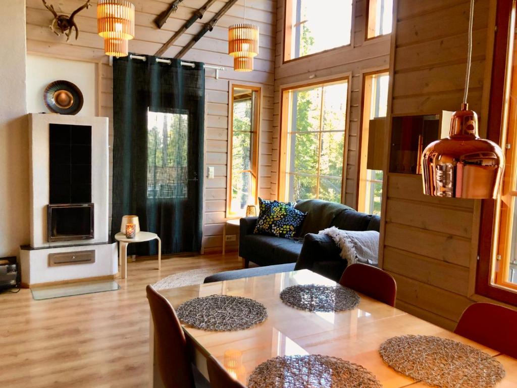 Petäjähovi, Kuusamo