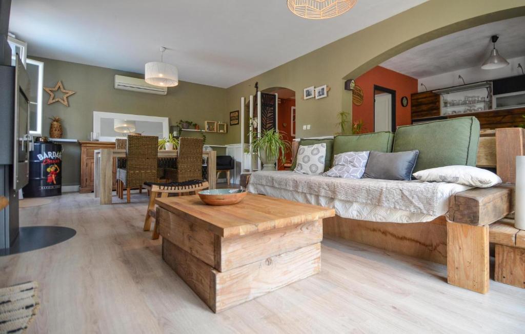 Amazing Home In Arles - 3