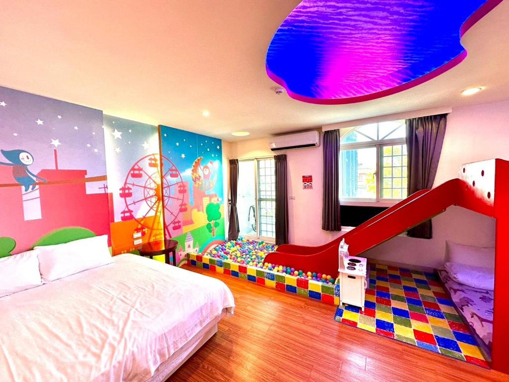 Little Apple B&B, Wujie