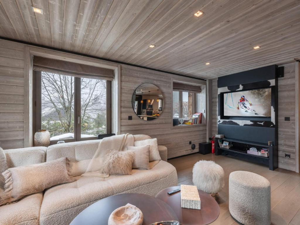 Luxueux chalet 6 chambres avec jacuzzi et home-cinéma à Megève, proche centre - FR-1-569-93 - 5