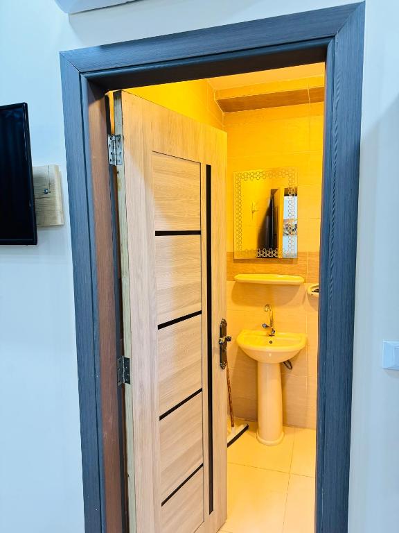 Sphinx palace pyramids view inn