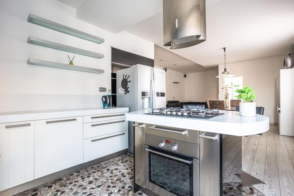 Charme & Luxe 2 bedroom apartment City Center - 2
