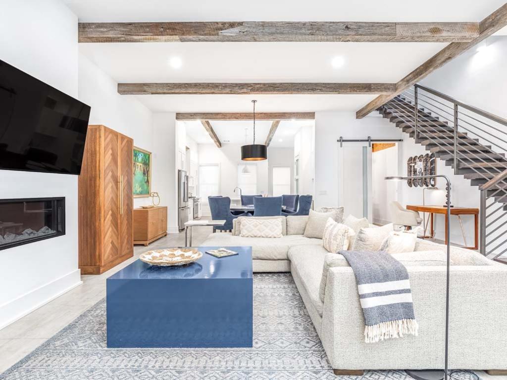 Savannah Jetsetter, Savannah