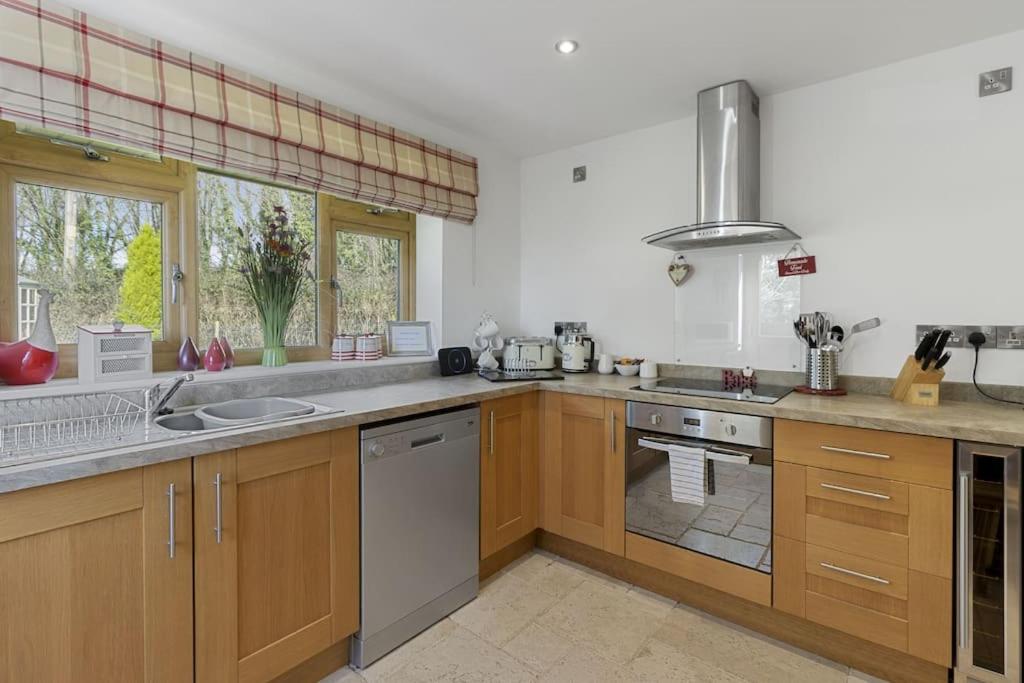 Stunning Cottage with Hot Tub (Marldon, South Devon) - photo 4