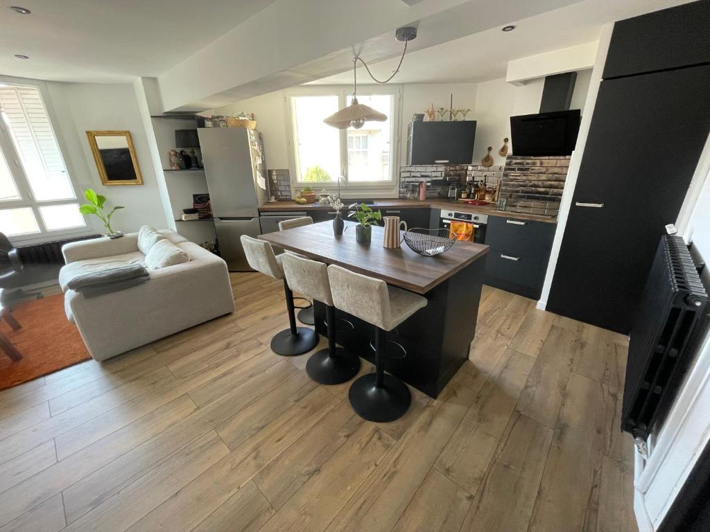 Bel Appartement T3 tout équipé - 2