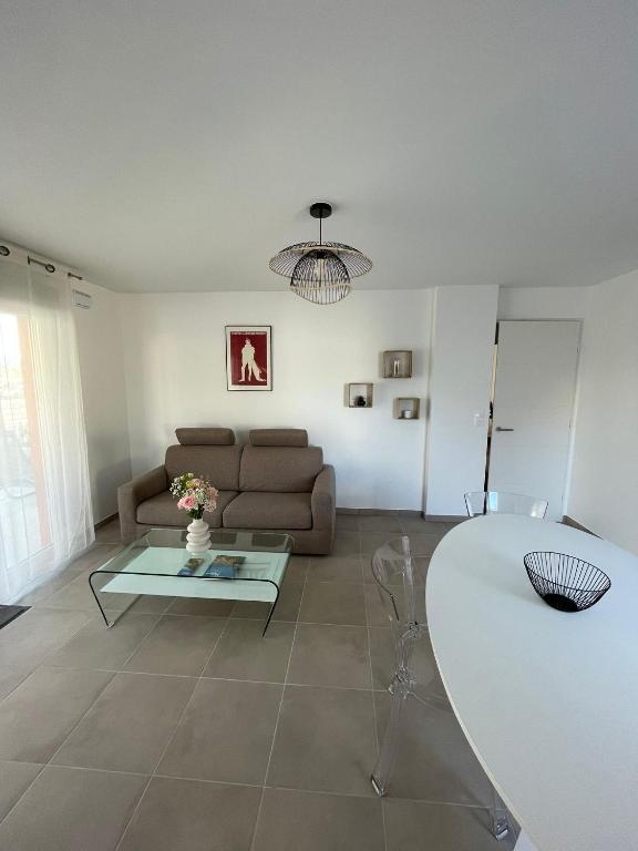 Appartement 2 chambres en rez de jardin avec piscine - 2