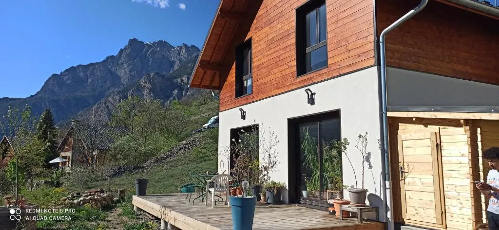 Joli studio à la montagne studio à la montagne，位于Les Vigneaux的酒店