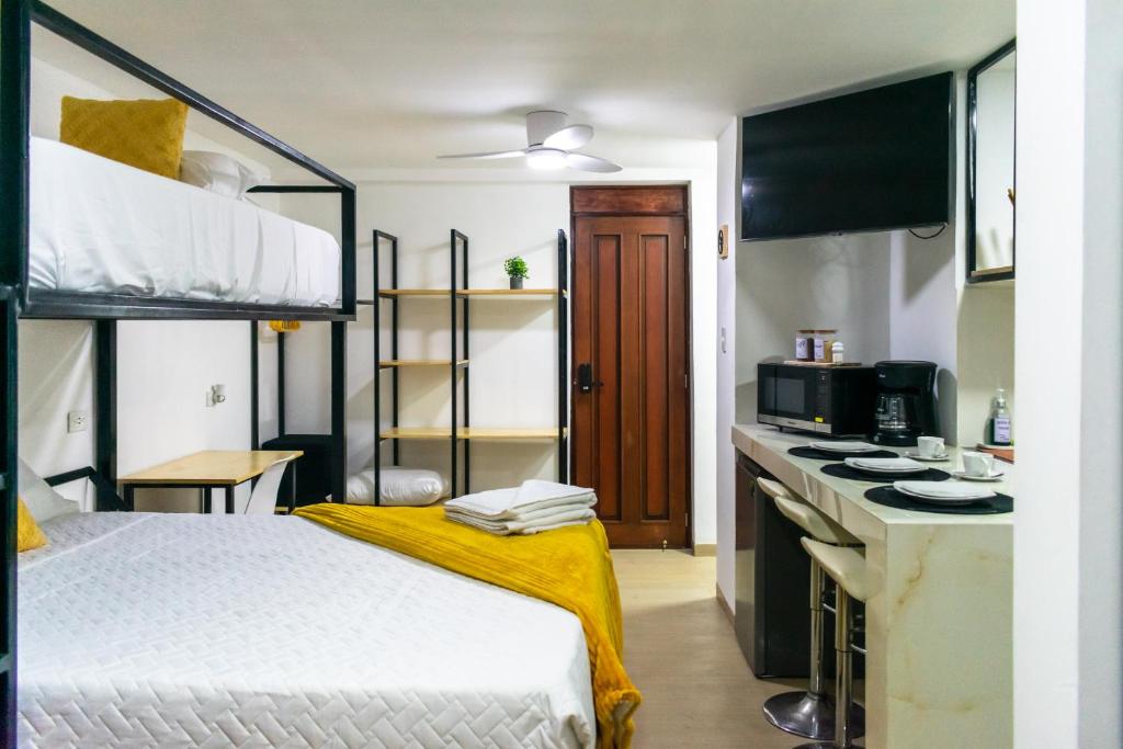 Modern and Comfortable First Level Family Apt 4, El Rodeo