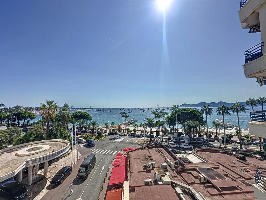 Luxury 1 bedroom Croisette Martinez direct sea view 241 - 4