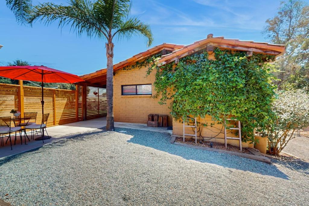 Flyin' the Coop, Valley Center