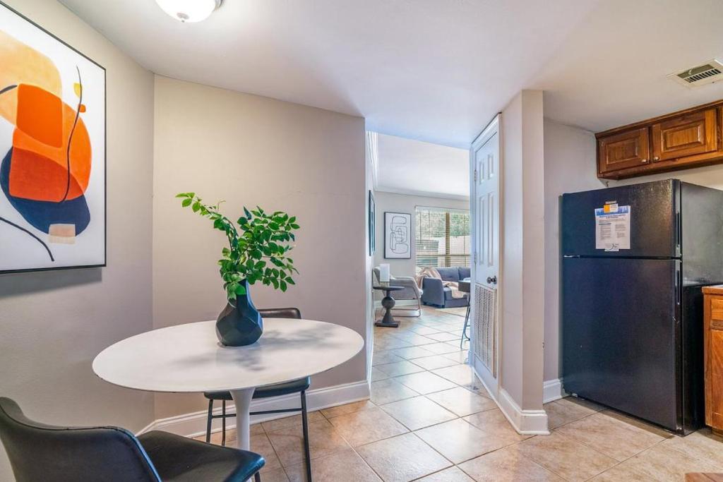 Landing at The Hive - 1 Bedroom in Mid City North, Baton Rouge