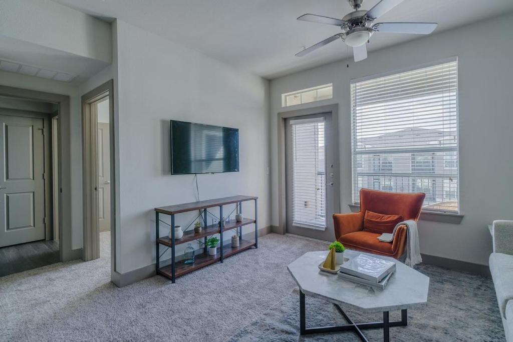 Landing at The Grayson - 1 Bedroom in Cypressdale, Spring