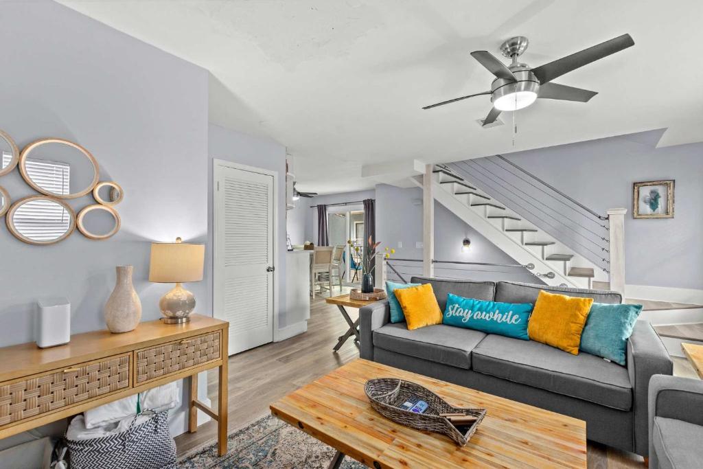 Dest-Zen Gated Beach Access Game Room, Destin