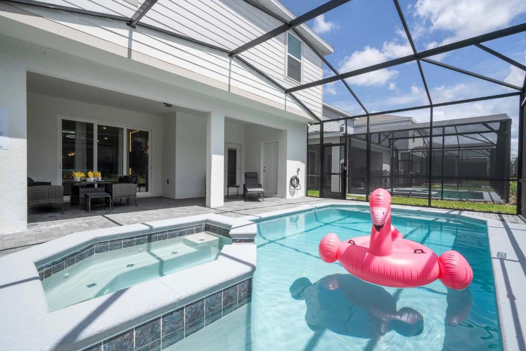 Stunning 7Bd Jacuzzi Pool & Close to Disney at Windsor Cay 16217, Orlando