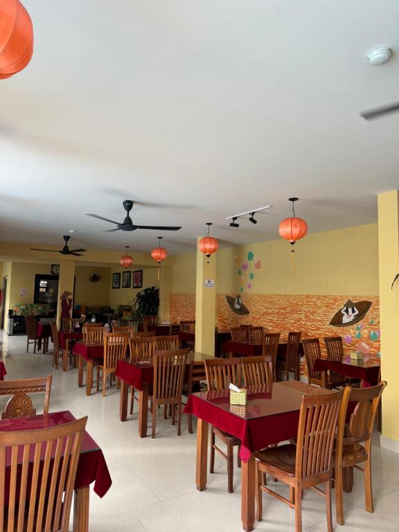 Bed Station Hostel & Pool Bar Hoi An " Former Sunflower"