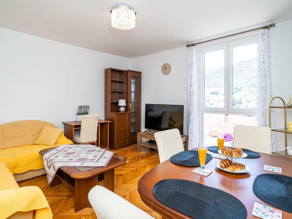 Apartment Klaudia - Two Bedroom Apartment with Balcony, Dubrovník
