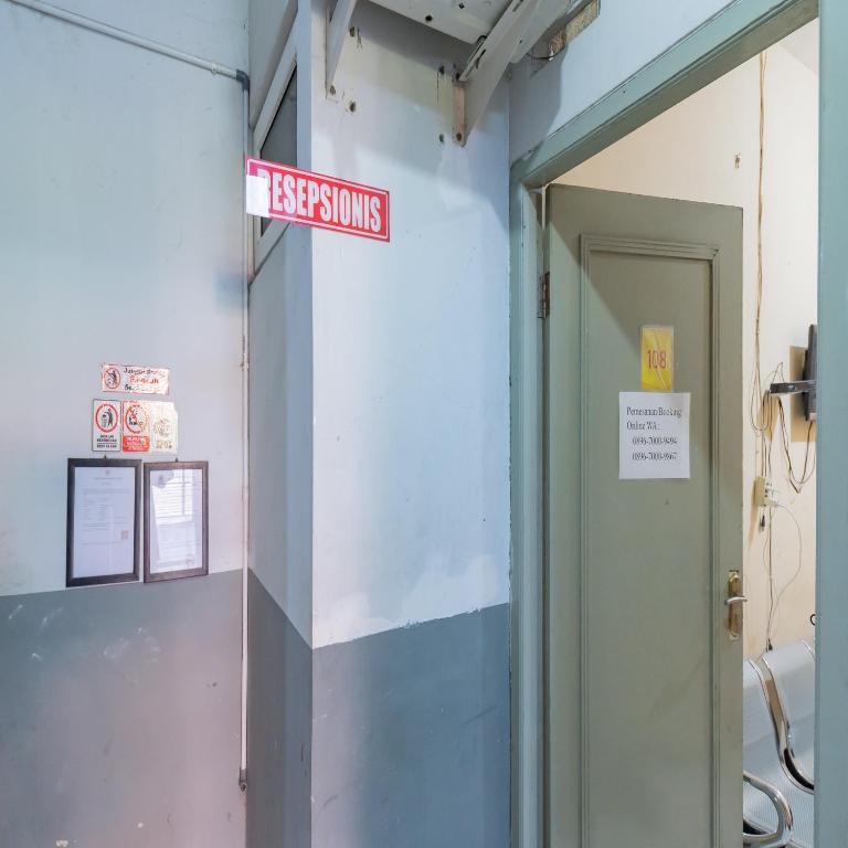 フロント・ロビー