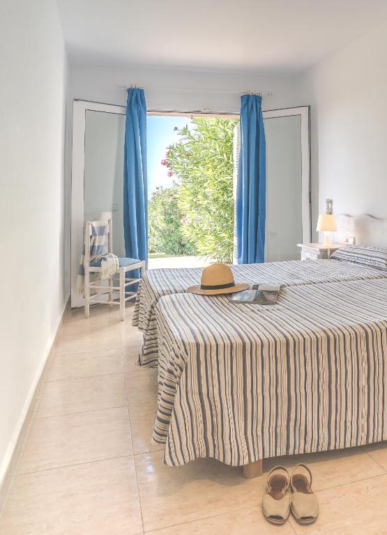 Apartamentos Mar Blau — Hotel rooms in Son Bou, Balearic Islands
