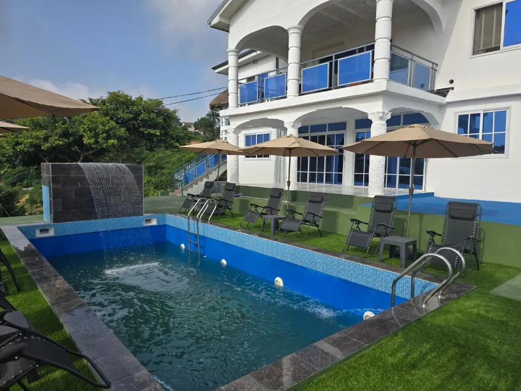 Cape Coast Travellers' Inn, hotel in Cape Coast