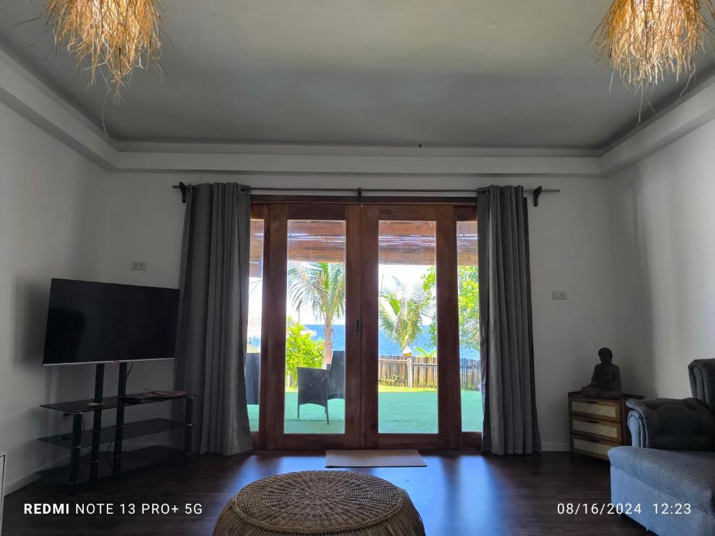 ห้องส่วนกลางสำหรับนั่งเล่น/ดูทีวี