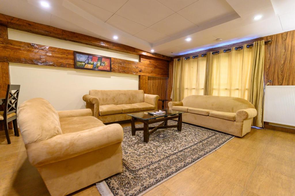 Lobby, Hotel One Bhurban in Murree