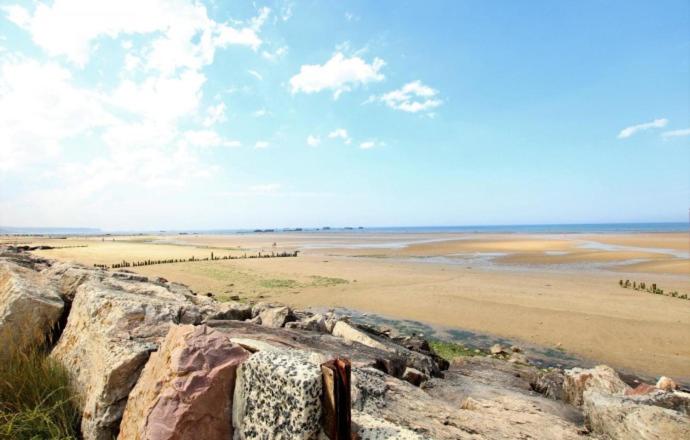 Le Chalet, les pieds dans l'eau, Asnelles