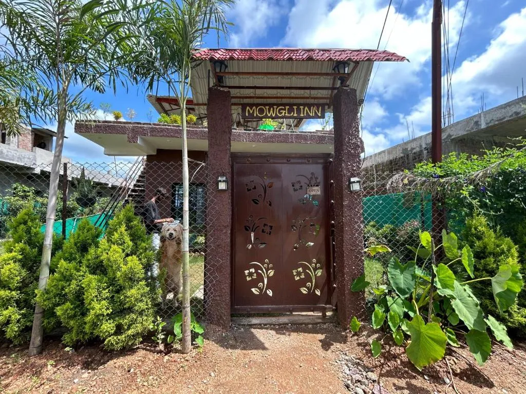 Mowgli Inn，位于Khawāsa的酒店