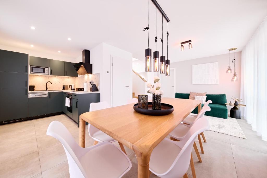 Xzllenz - 4 Schlafzimmer, Zentral, Parken, U-Bahn, 2 Bäder, 4 Smart-TV, optional Einzelbett - 4