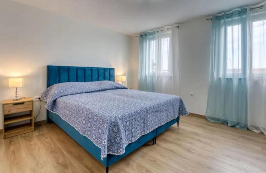 Apartment with sea view, Opatija