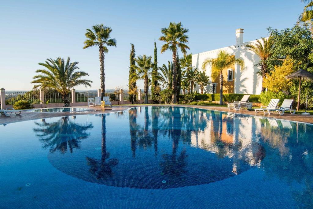 Portimao Elegant House With Pool by Homing, Portimão