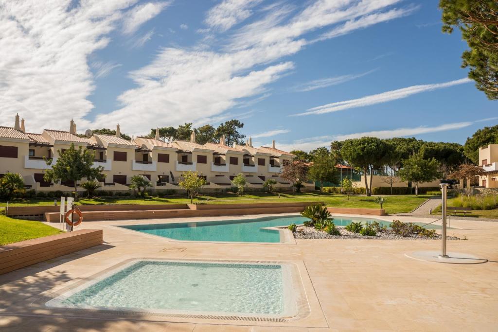 Vilamoura Typical 3 With Pool by Homing, Quarteira