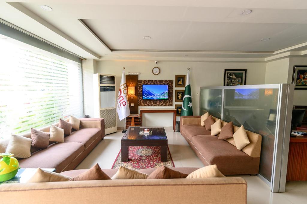 Lobby, Hotel One Jinnah in Islamabad