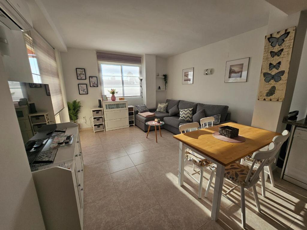 ACOGEDOR APARTAMENTO CON TERRAZA Y VISTAS AL JARDIN - 3