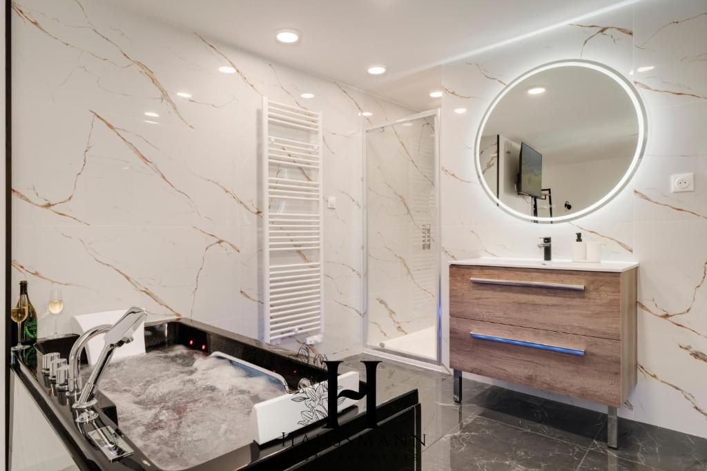 Magnifique Suite Luxe Jacuzzi Centre ville Nancy - 4
