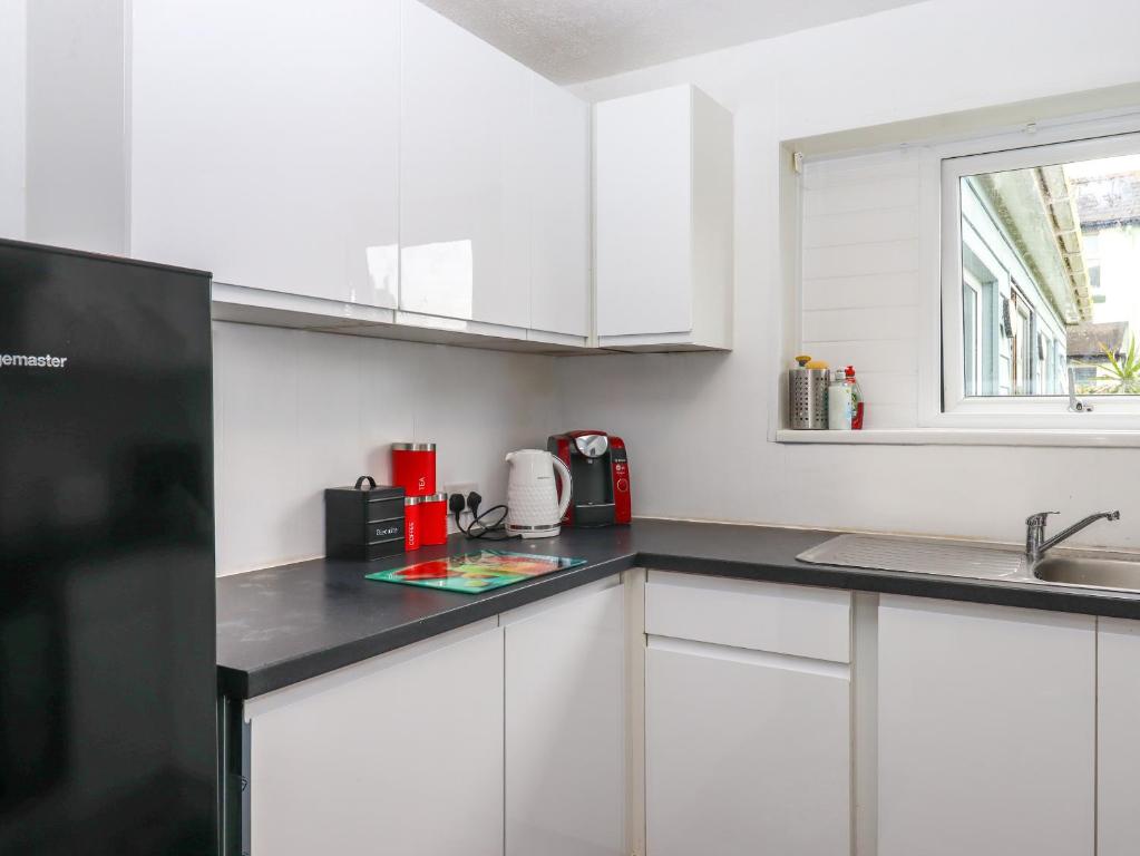 Brixham Breeze Cabin photo 5