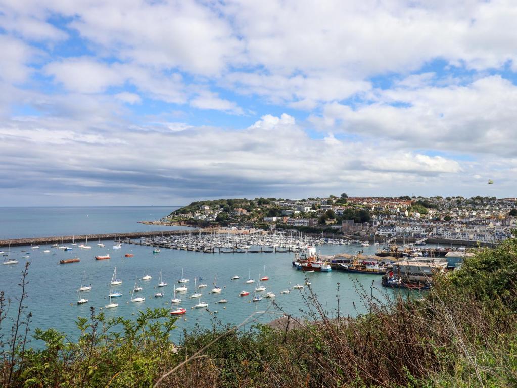 Brixham Breeze Cabin photo 8