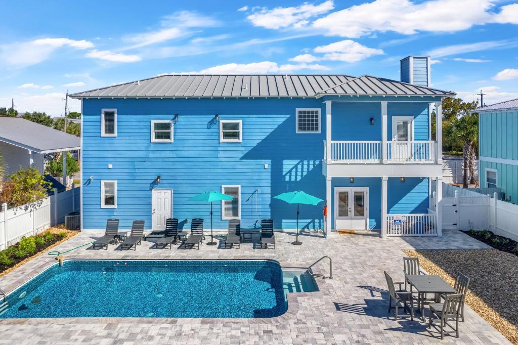 Goin' Coconuts, Destin