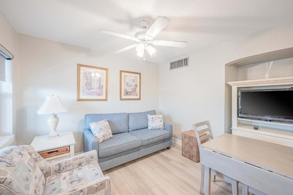 Blue Wave Suite 8, Clearwater Beach