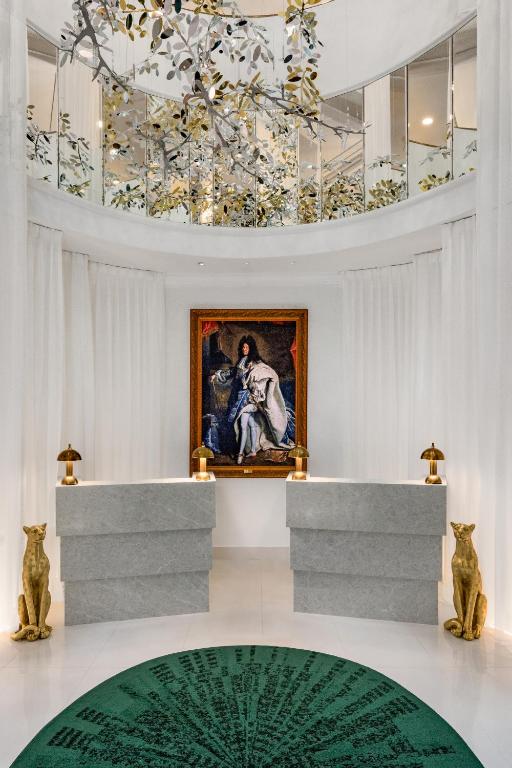 フロント・ロビー