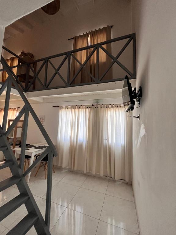 Hospedaje LH primero C a 15 minutos del aeropuerto de Ezeiza - 3