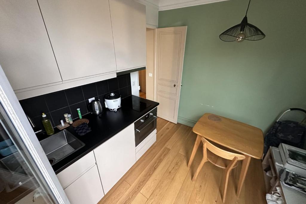 Beautiful T2 with balcony - near Parc Clichy - 3
