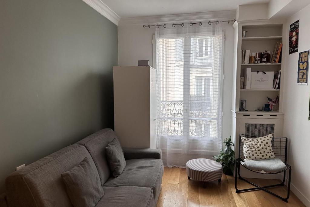Beautiful T2 with balcony - near Parc Clichy - 1